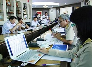 Officials met to discuss ways to prevent the total erosion of Pattaya Beach.